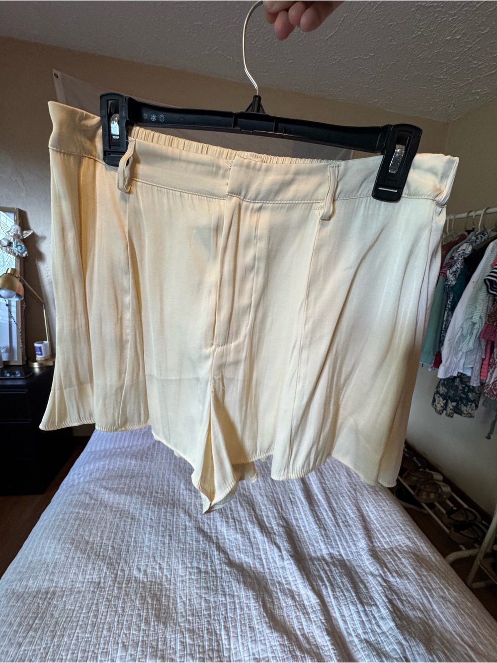 Forever 21 Women's Beige Silky High-Rise Shorts